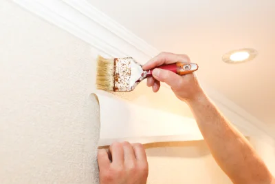 Pose de papier peint à Montautour — revêtements muraux et toiles de verre